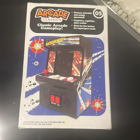 Arcade Classics Asteroids hand held arcade game NIB - Picture 2 of 4